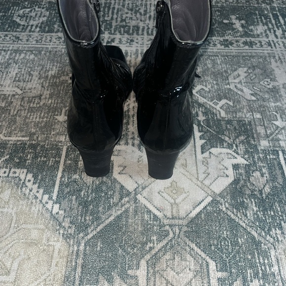 Stuart Weitzman women’s Black Heeled Boots with Glossy Finish size 8 - Picture 6 of 9